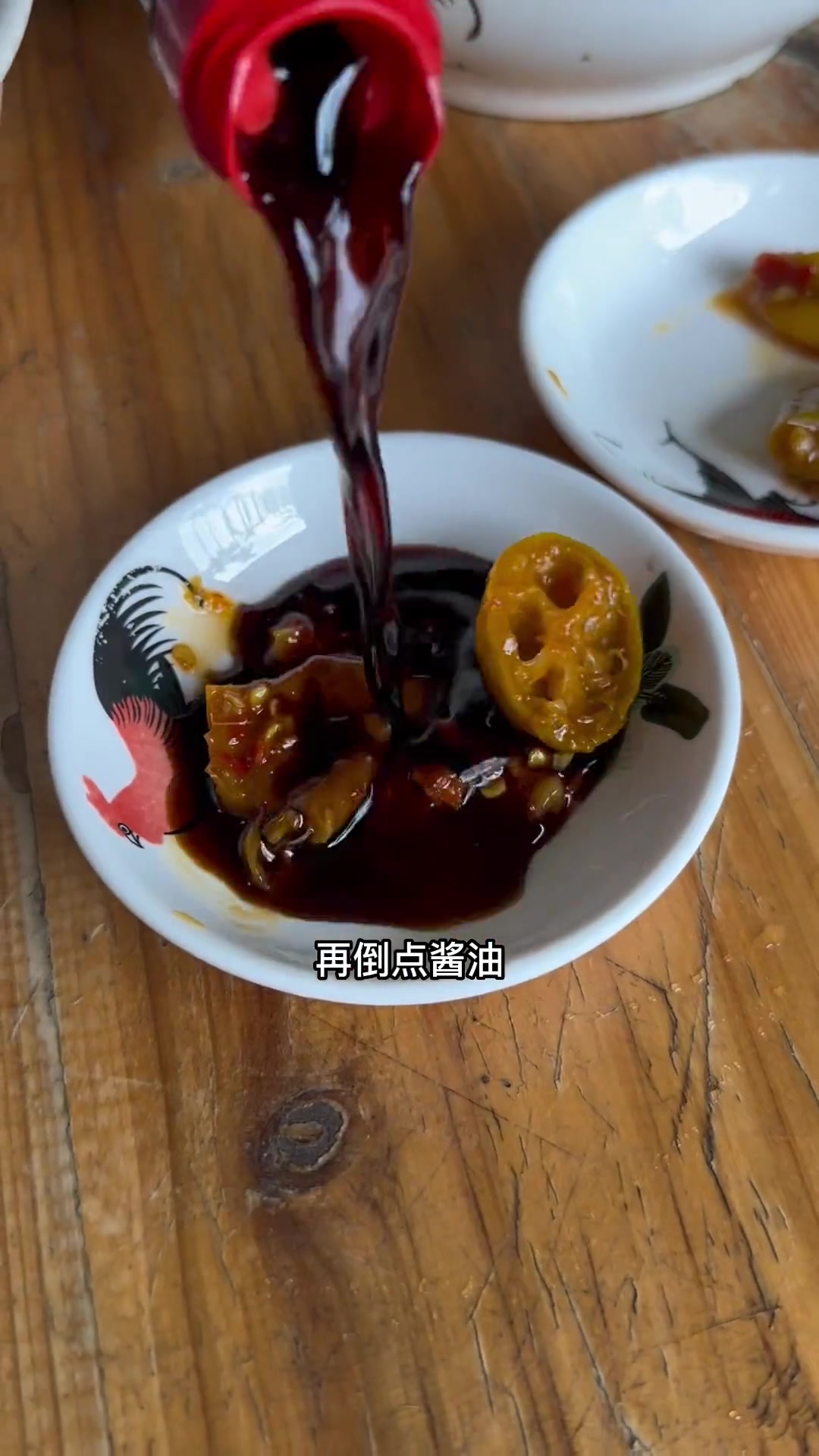 海南早餐少不了海南粉汤，骨汤猪杂配酸橘辣椒超幸福