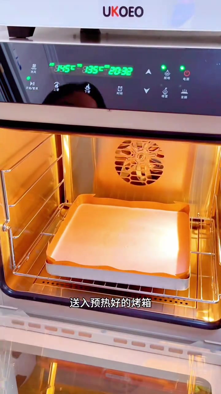 粉粉嫩嫩天使蛋糕卷简单好做一看就会