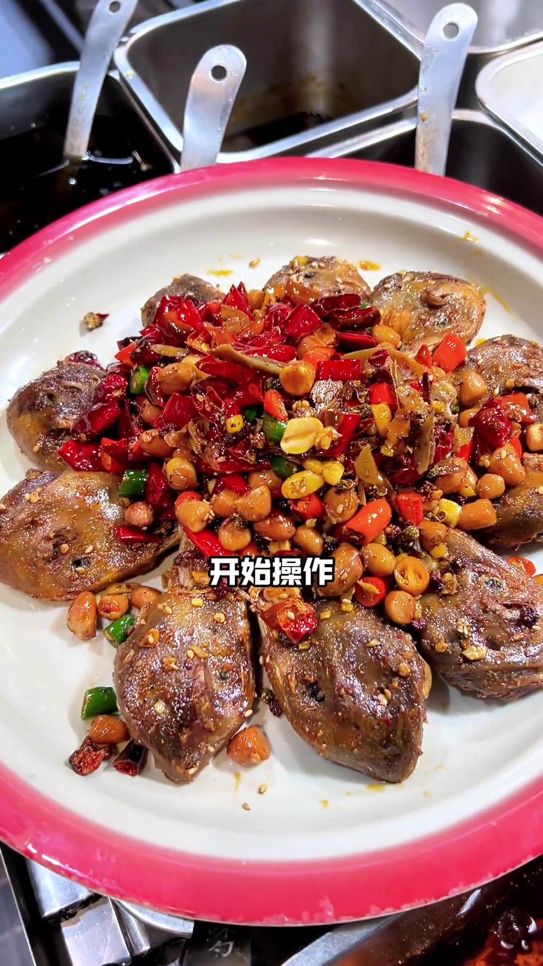 香酥鸭头香香脆脆，越嚼越有劲儿