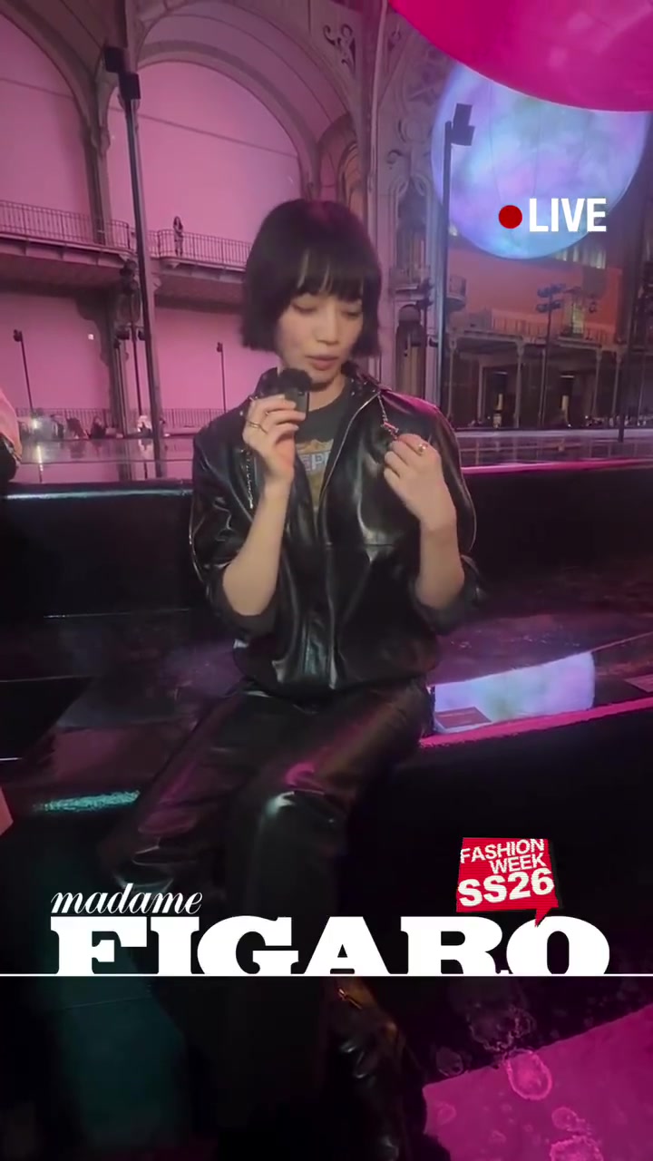 小松菜奈亲身介绍自己香奈兒秀场造型