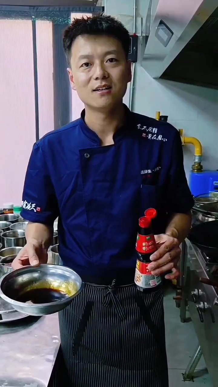 必点特色菜爆炒扇贝肉教程,鲜嫩入味超好吃!