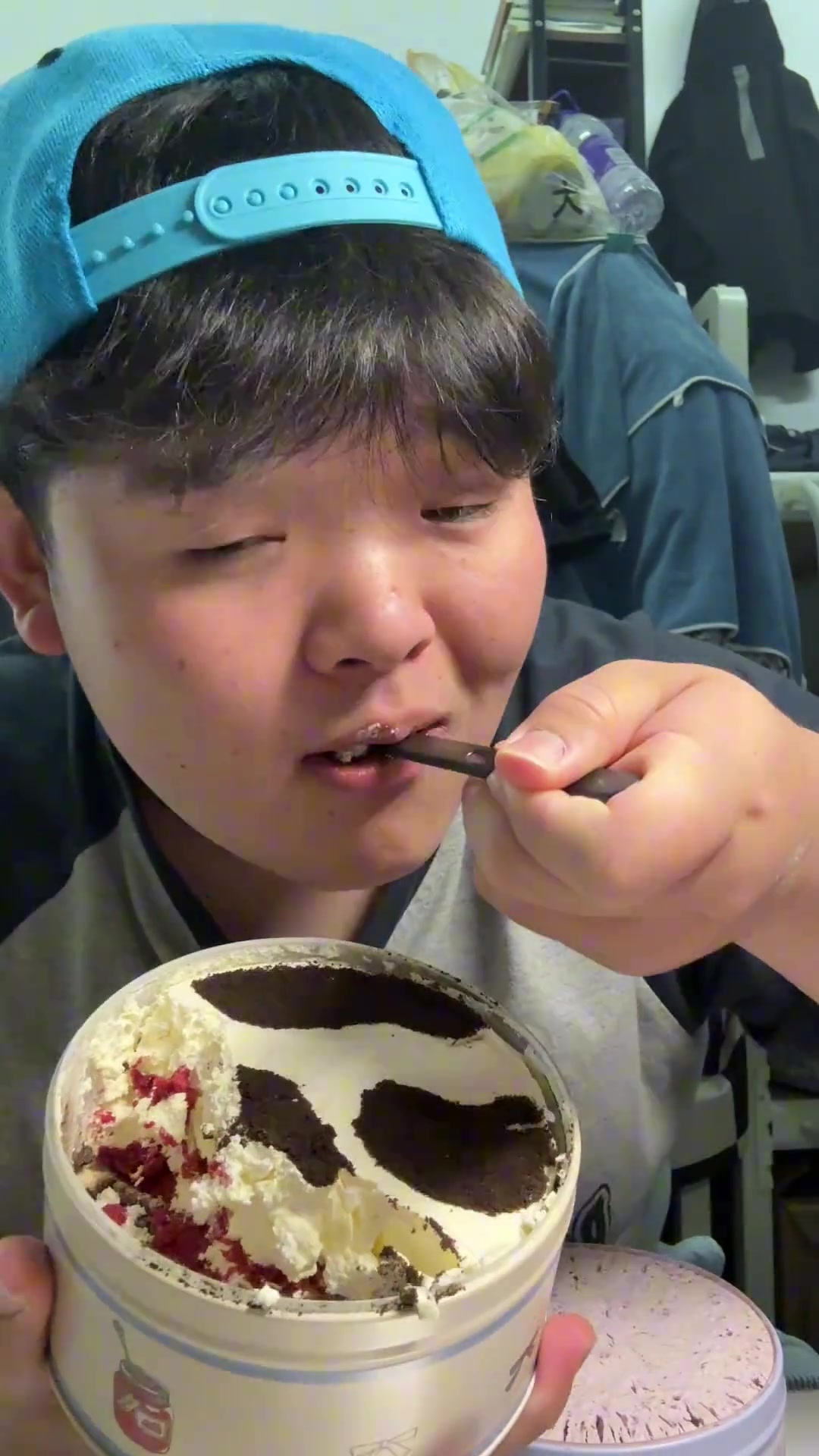 谢谢姐姐给我寄的小蛋糕