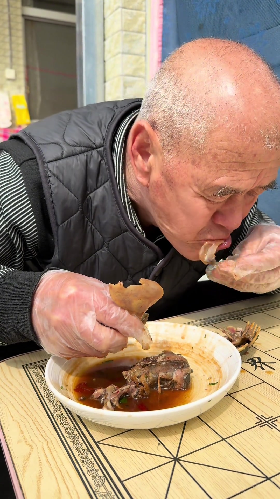 麻辣鲫鱼香迷糊啦！快来尝尝这诱人美味！