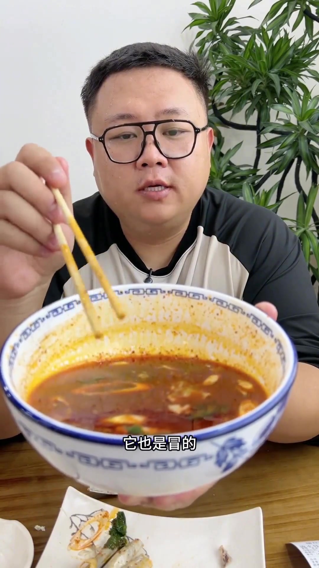 庆阳羊肉泡馍,汤底香浓值得一尝