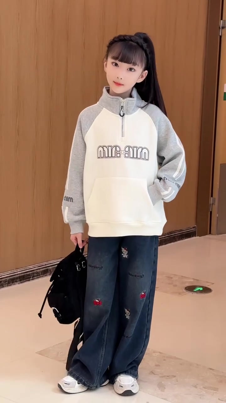 喜欢上衣还是裤子呢?都是冬季款加厚奥利绒版型超好看,上身太洋气啦～