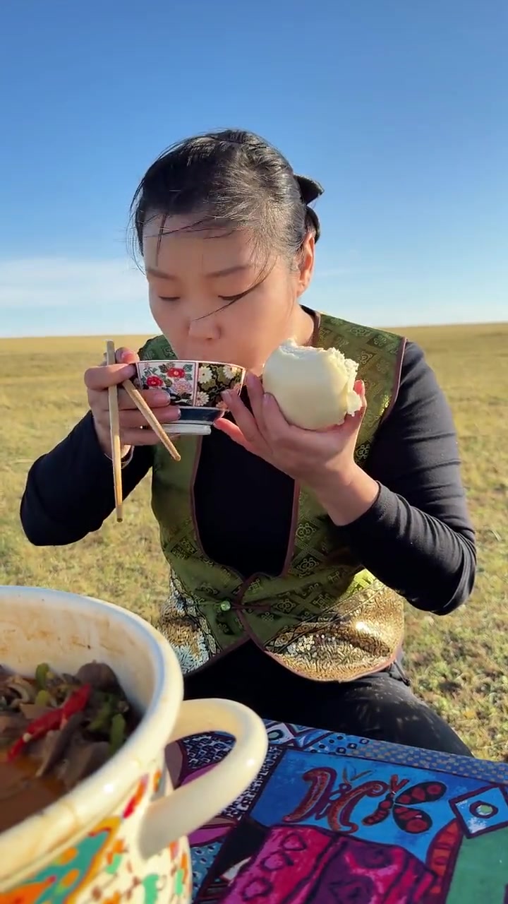 今天煮一大锅羊杂跟几个小姐妹好好吃一顿