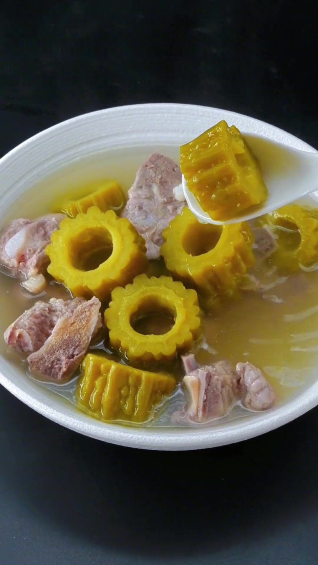 夏至,我们来做一道苦瓜排骨汤!