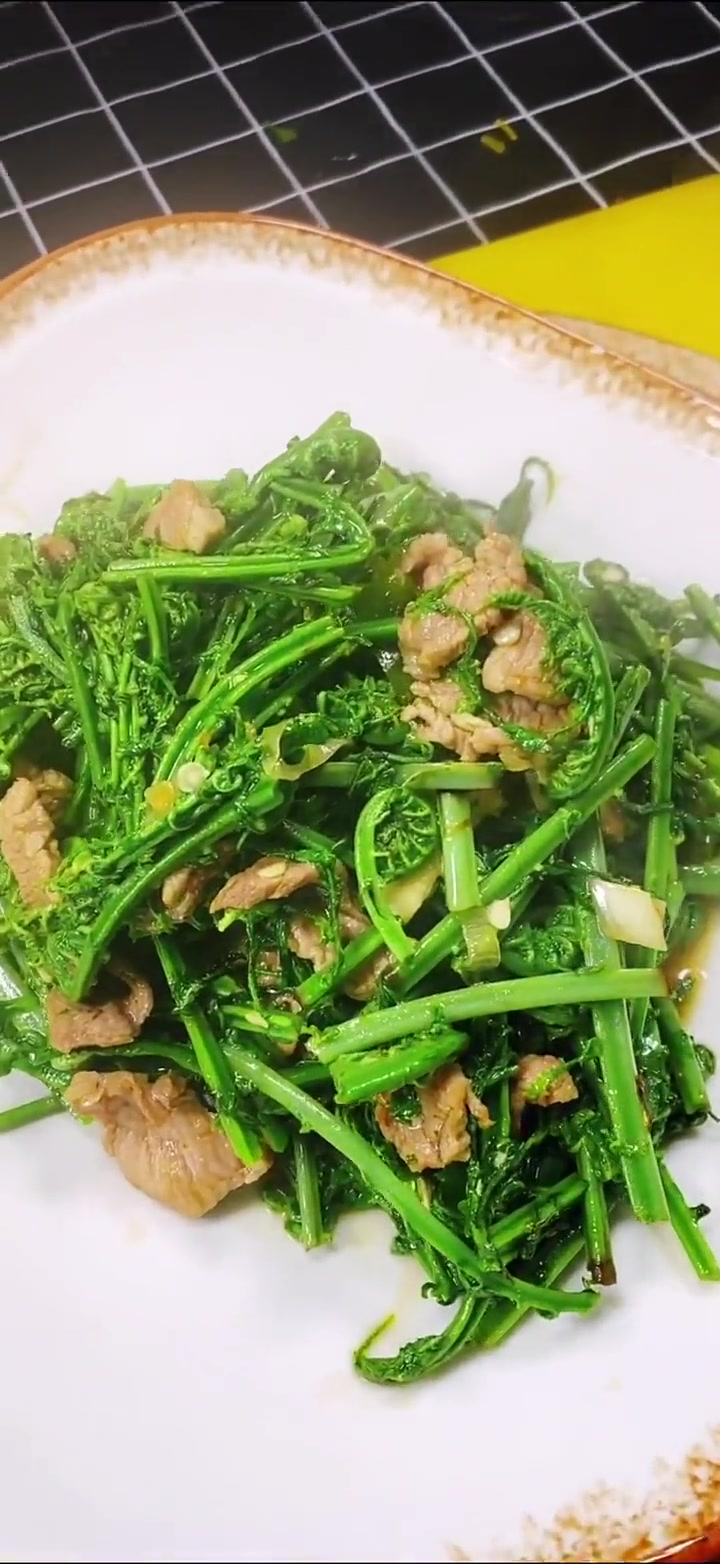 超好吃的小野菜炒肉教程,不看亏大啦!