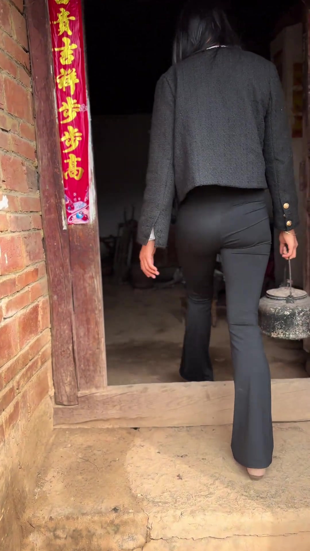 还是农村好,生活节奏慢,没有诗和远方,菜园子里种种菜,吃着纯天然的绿色蔬菜,藏着最惬意的生