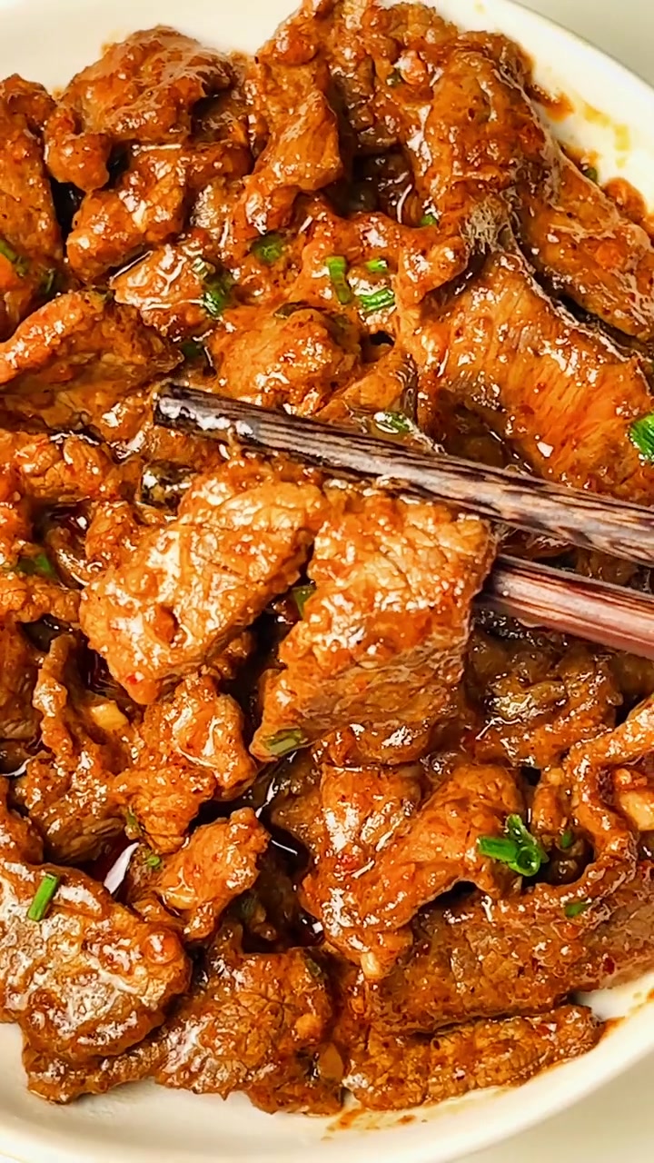 超入味下饭的小炒牛肉，做法简单赶紧试试！