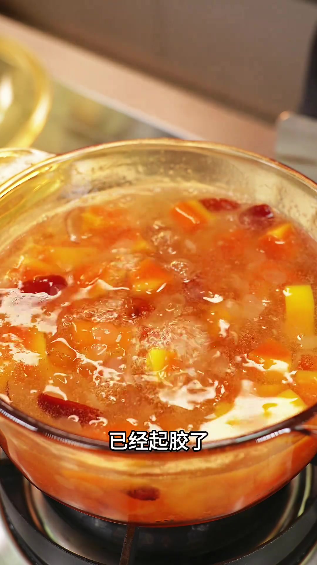 甜品店同款木瓜雪燕桃胶糖水详细做法步骤