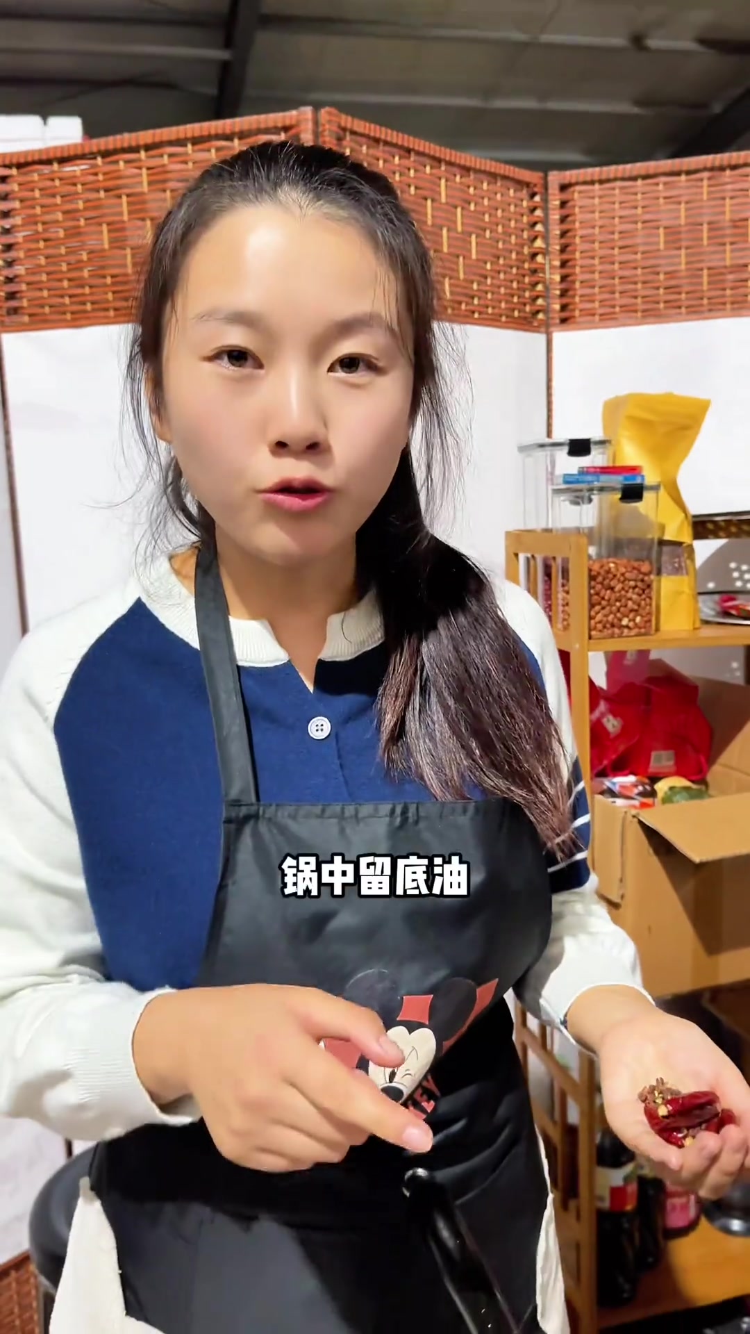 莱芜名菜干炒鸡，外焦里嫩，姜片比肉还好吃！