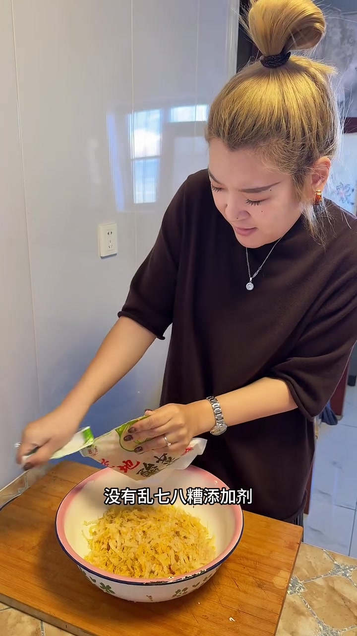 东北人吃饺子最爱酸菜馅你们爱吃啥馅儿呀?～