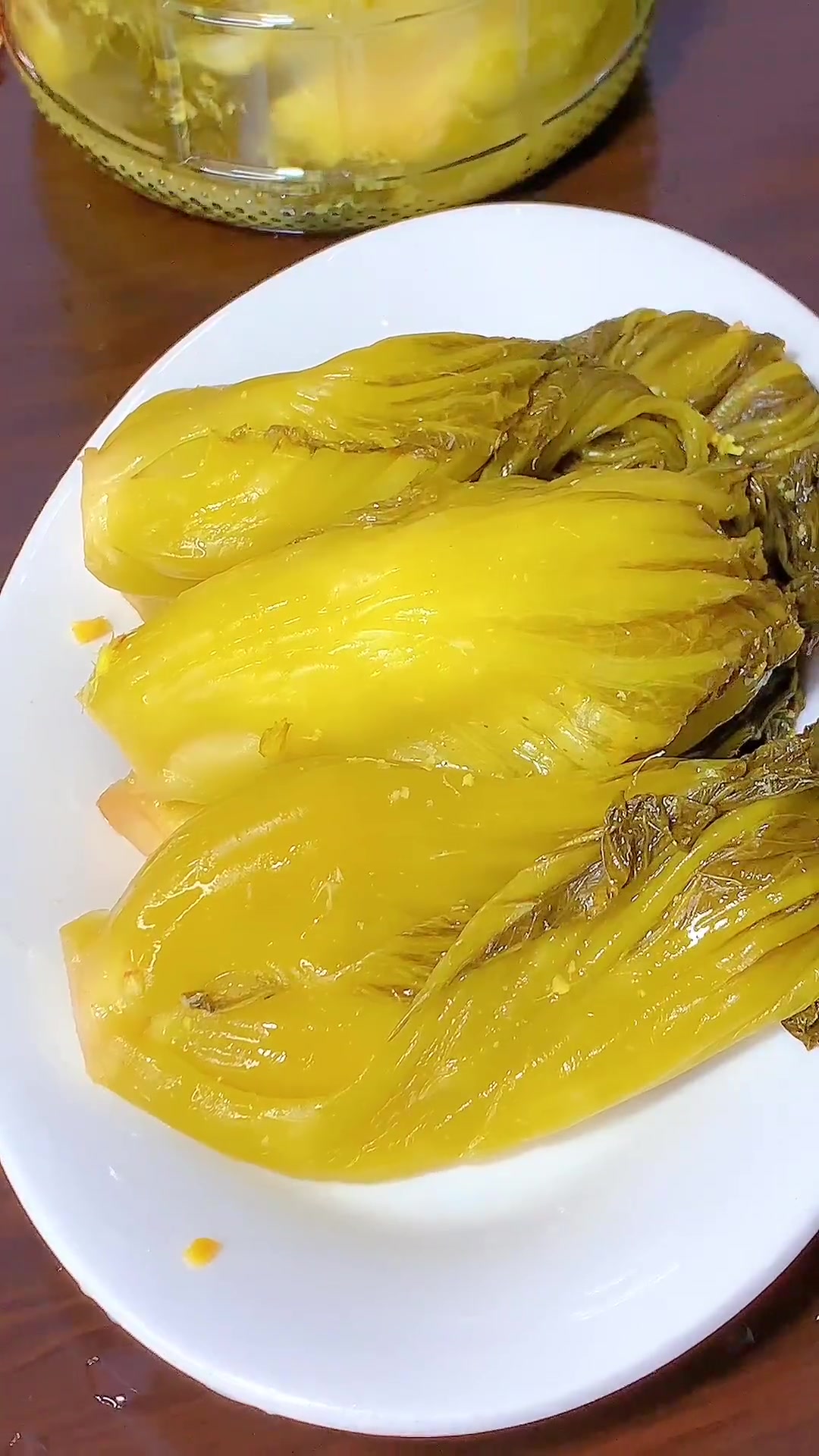 潮汕腌酸菜,最简单做法,腌了7天的酸菜终于可以吃了,酸爽又脆味美