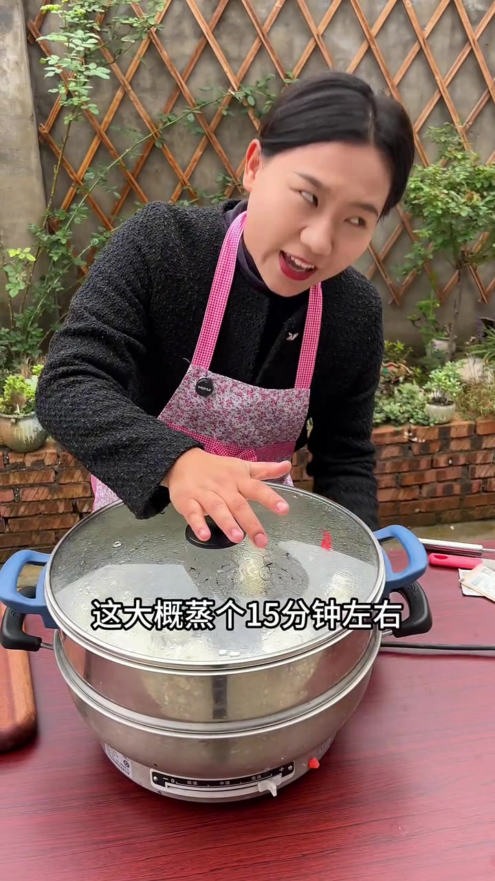 今年的铁棍山药下来了,秋天多给家人吃一些怀山药特别好、药食同源的好东西,我一般喜欢蒸馒头给