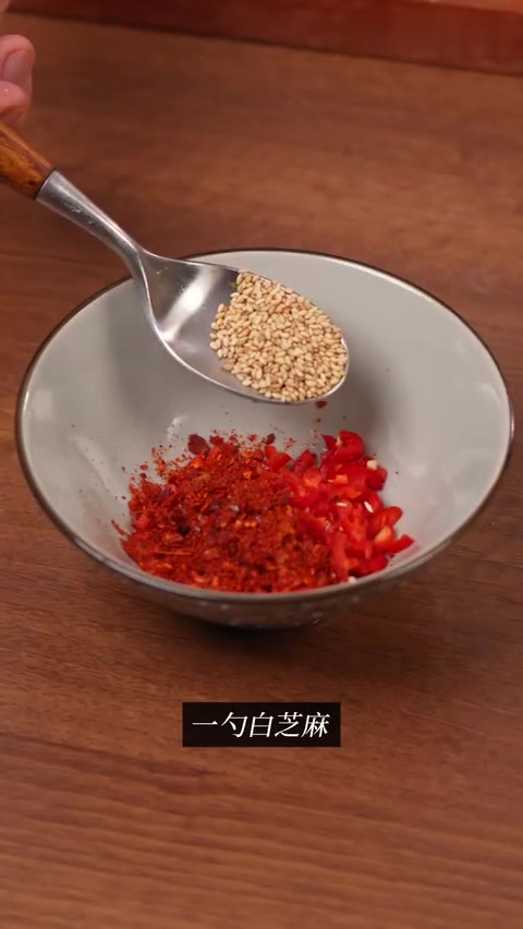 疯了？用雪碧拌面条居然这么绝！编辑部抢着吃！