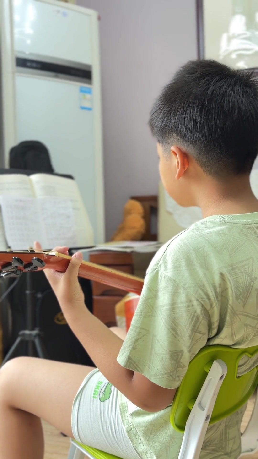 周末下雨的早晨必须要配一锅热气腾腾的小笼包