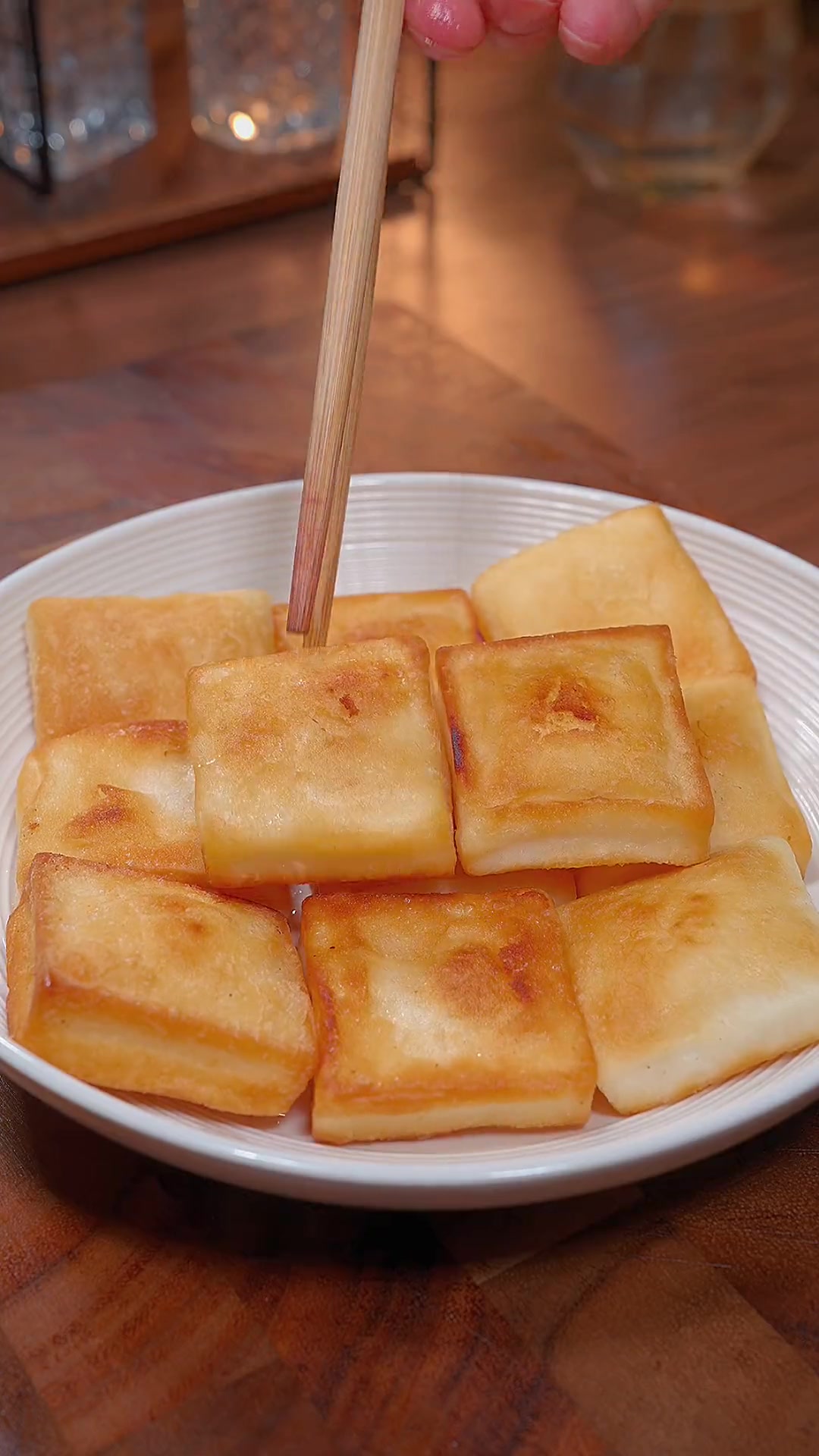 小时候经常会吃的桂花年糕，外酥里糯，清甜可口，营养又好吃