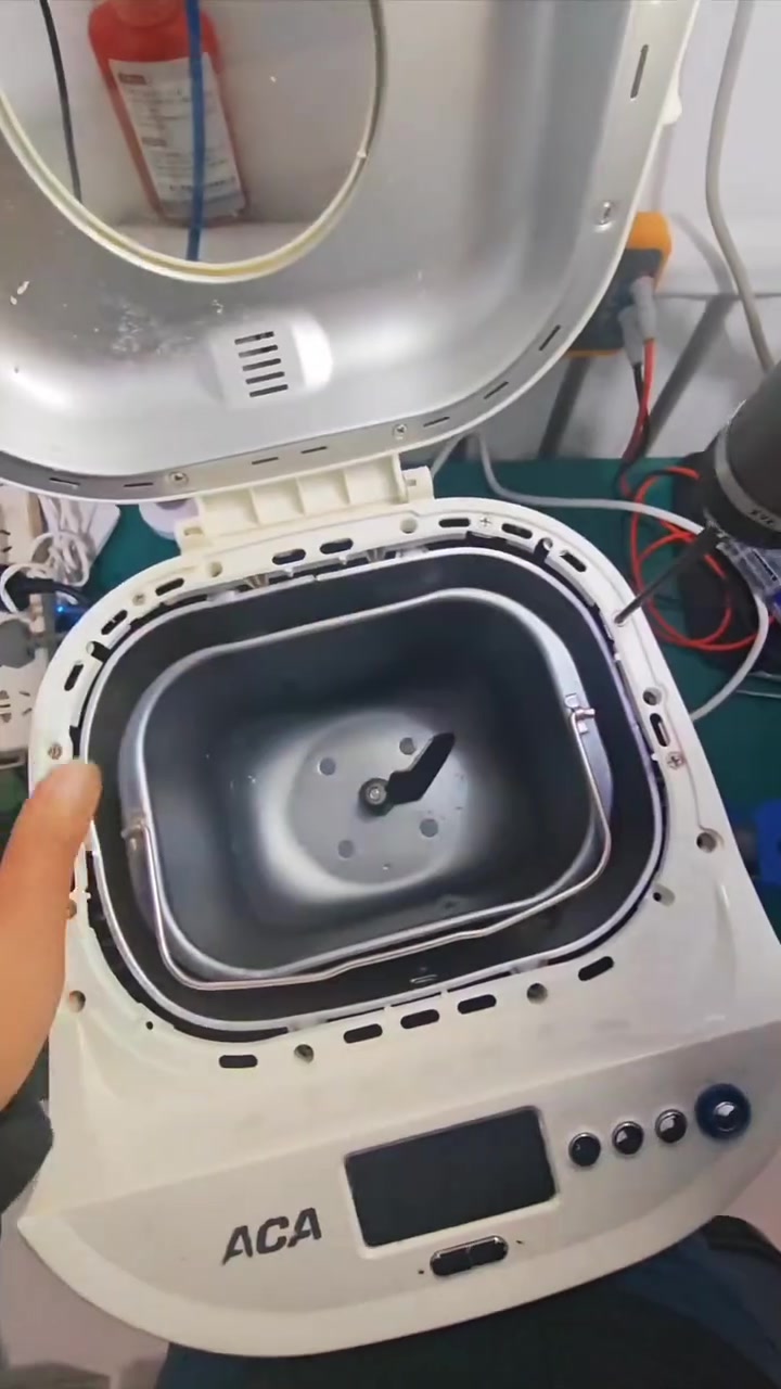 第一视角维修面包机不工作!原来是启动按键坏了,更换按键就好了