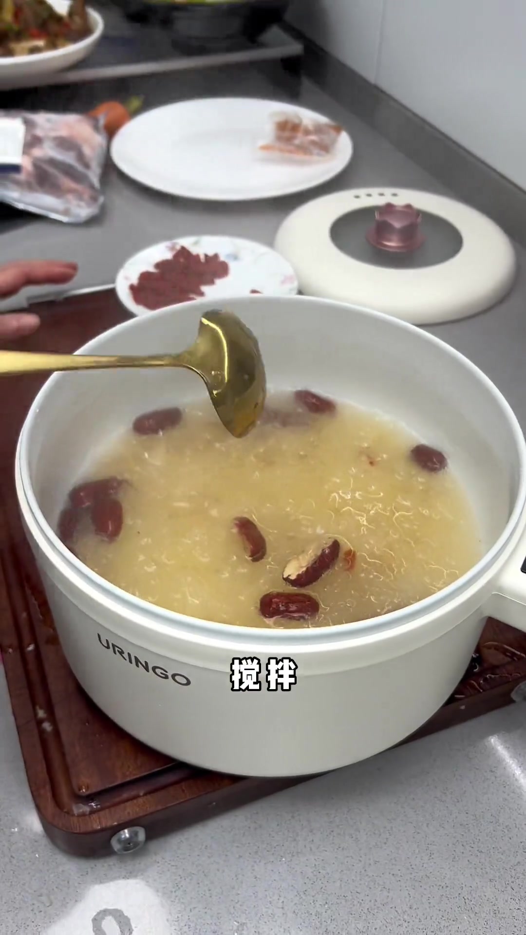 鸡头米银耳羹,一口暖甜汤,浑身暖洋洋
