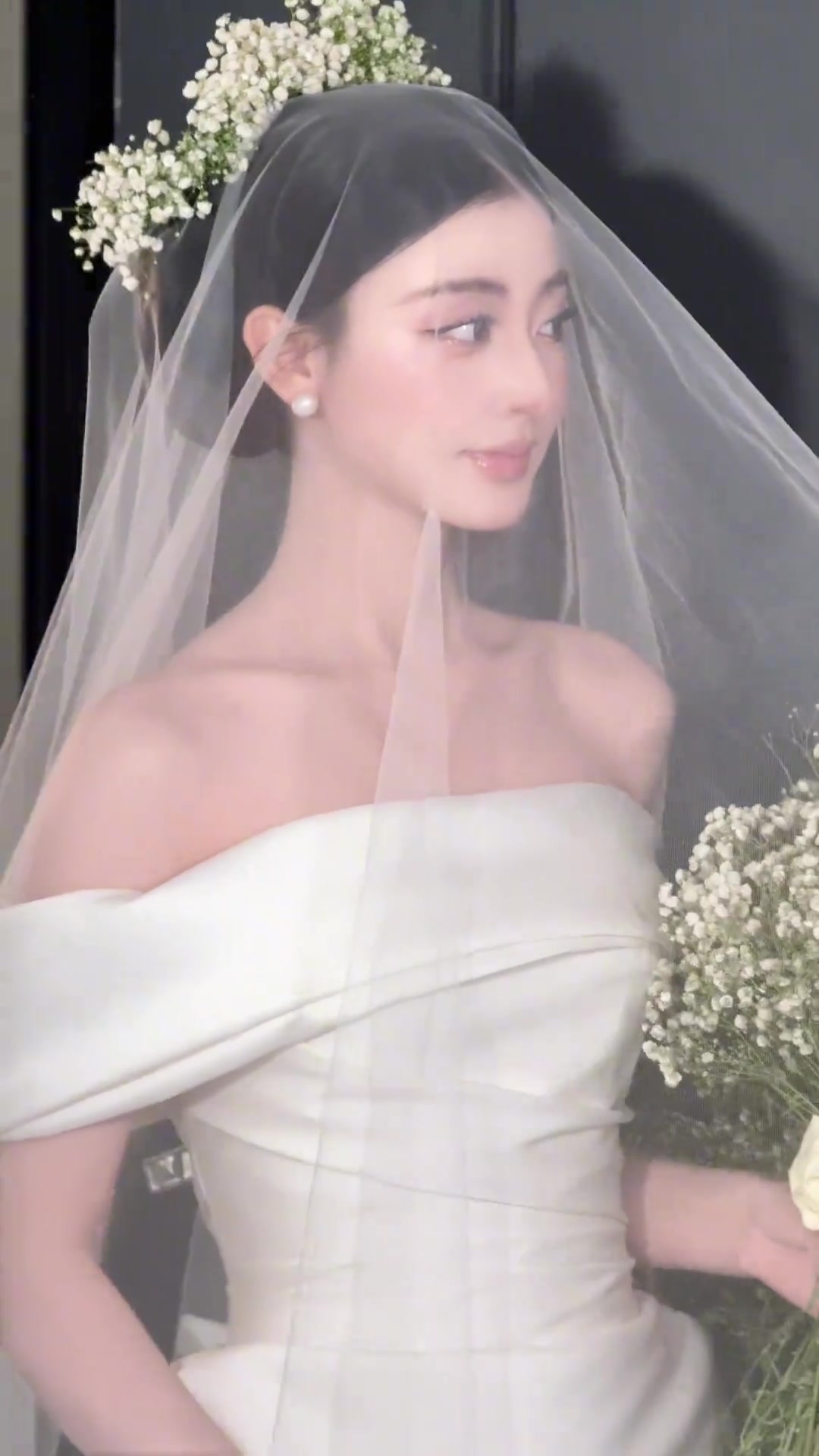 那天我穿上了最爱的鱼尾婚纱