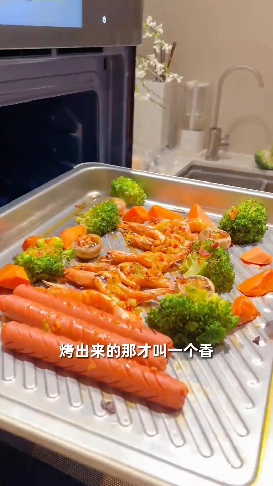 为什么嵌入式微蒸烤箱成众多家庭首选,实用方便
