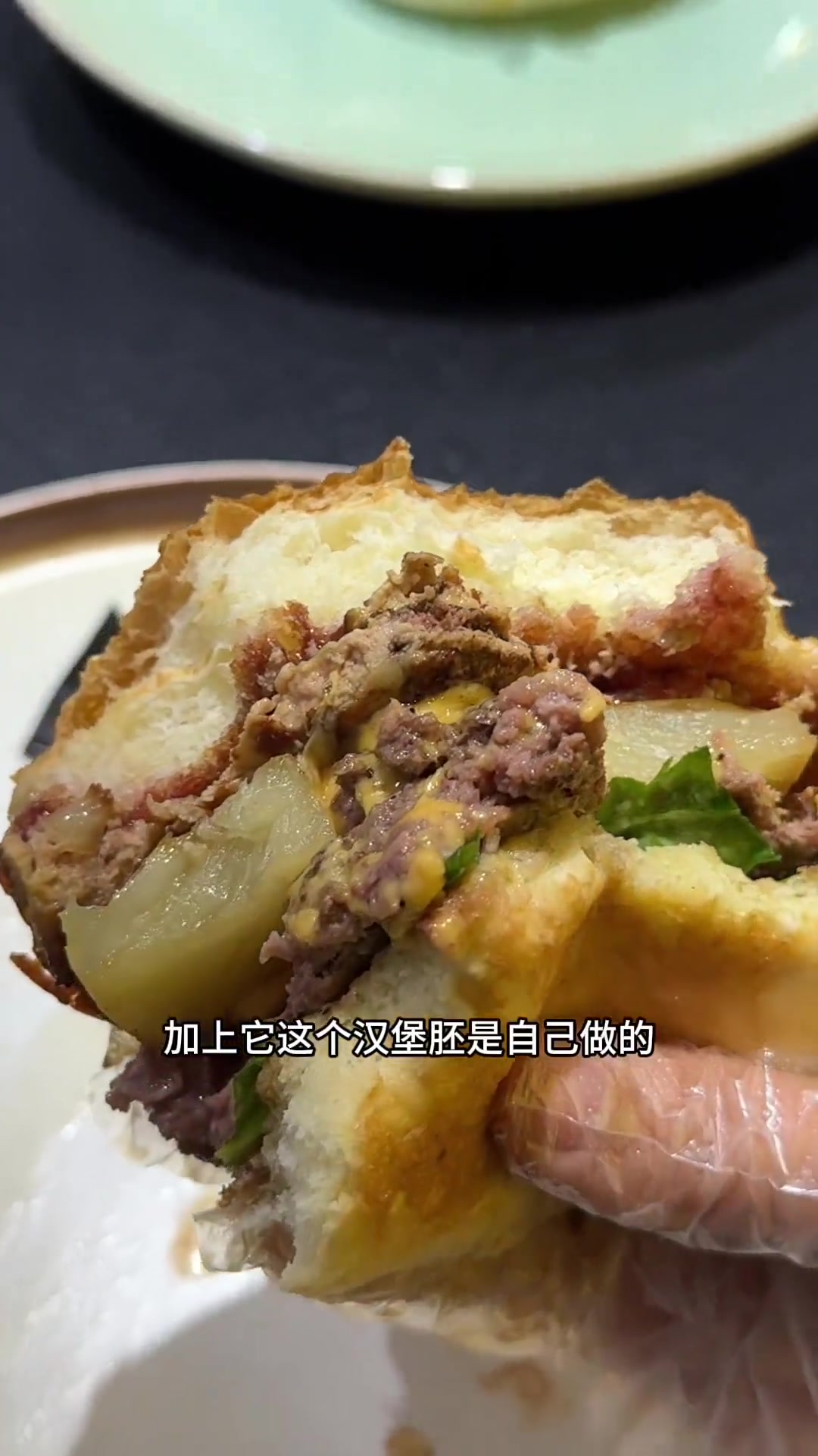 在郑州一家爆炸好吃的鹅肝汉堡超超超好吃的绝门了