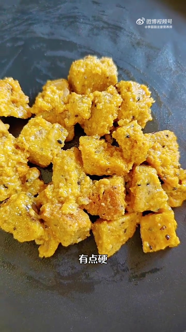 面包变硬了?这样改造,又松软又好吃,分分钟搞定!~