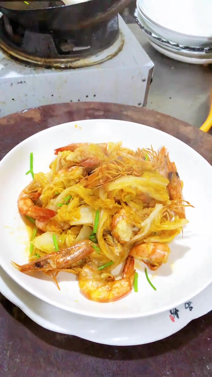 最美家常菜，大白菜炒虾～