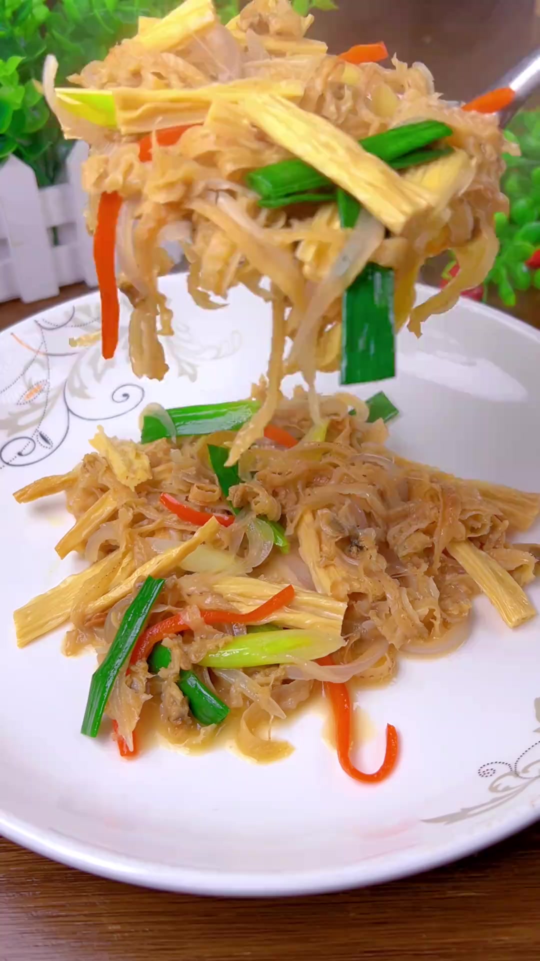 沿海地区受欢迎下饭菜：干贝边（扇贝裙边），咸鲜Q弹