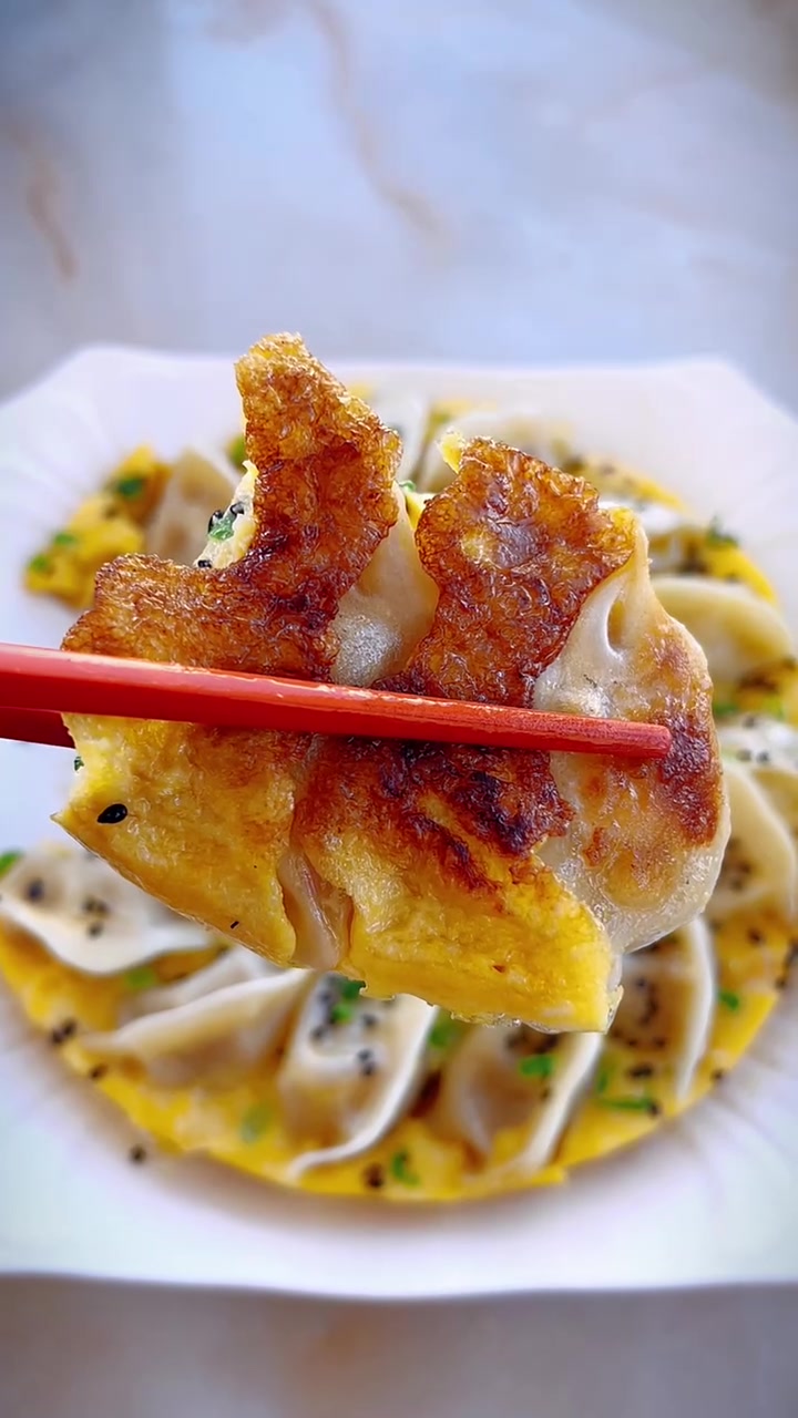 没想到用电饭煲做出来的煎饺会这么好吃
