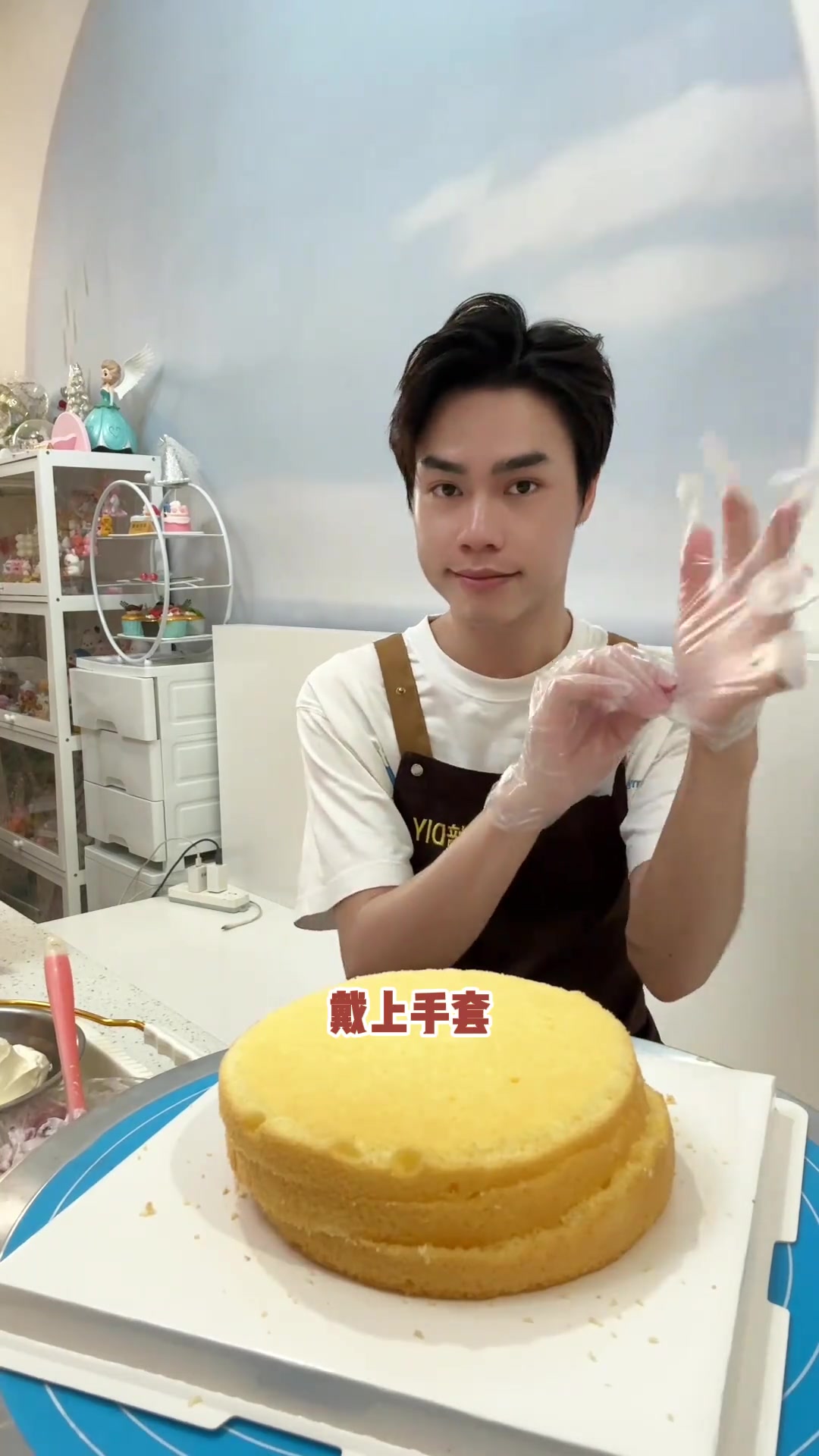 留学中国首次自制蛋糕，22岁生日啦！