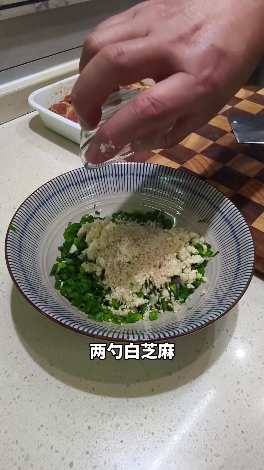 做法简单的盐葱猪排,肉嫩多汁超下饭