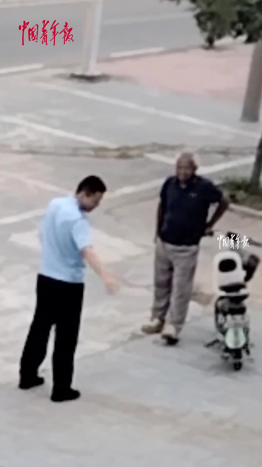 急农户之所急!派出所敞开大门,让农户放心晒粮