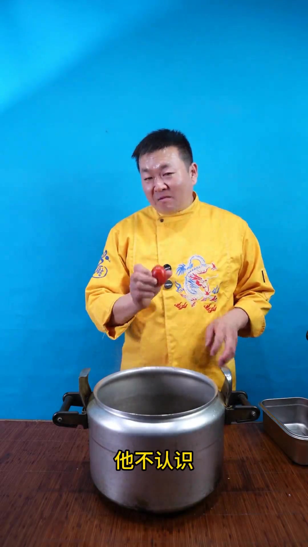 香酥鲫鱼做法简单,老人小孩都爱吃