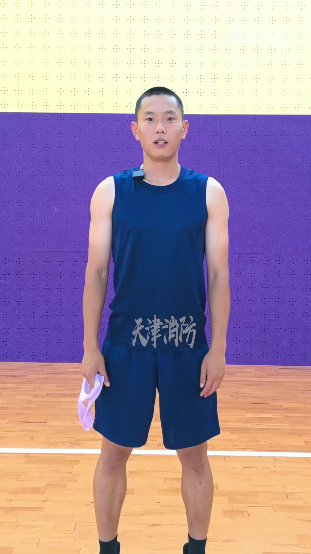 长期伏案工作缺乏运动,镜子里的你是不是也会溜肩扣肩?这可不行,不仅气质减分,身体健康也是隐