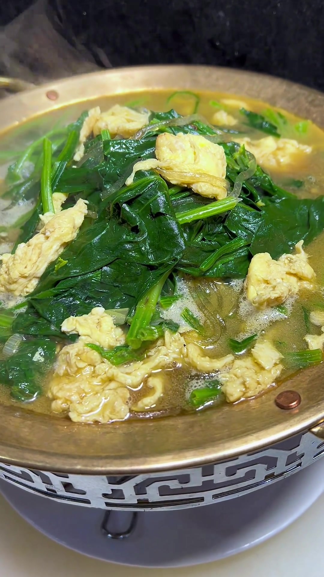 菠菜鸡蛋炖粉条教程,简单好吃快收藏!