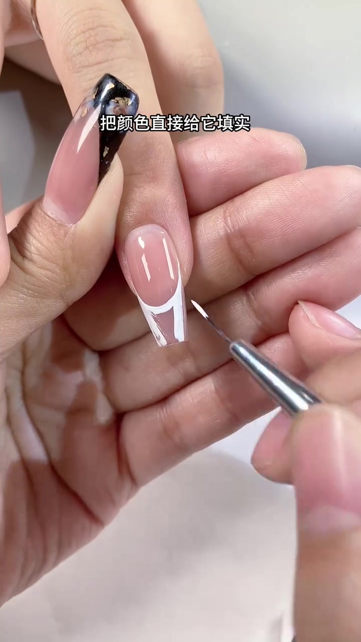 法式鳄鱼纹美甲款式造型(婷婷老师)推荐:美甲款式造型