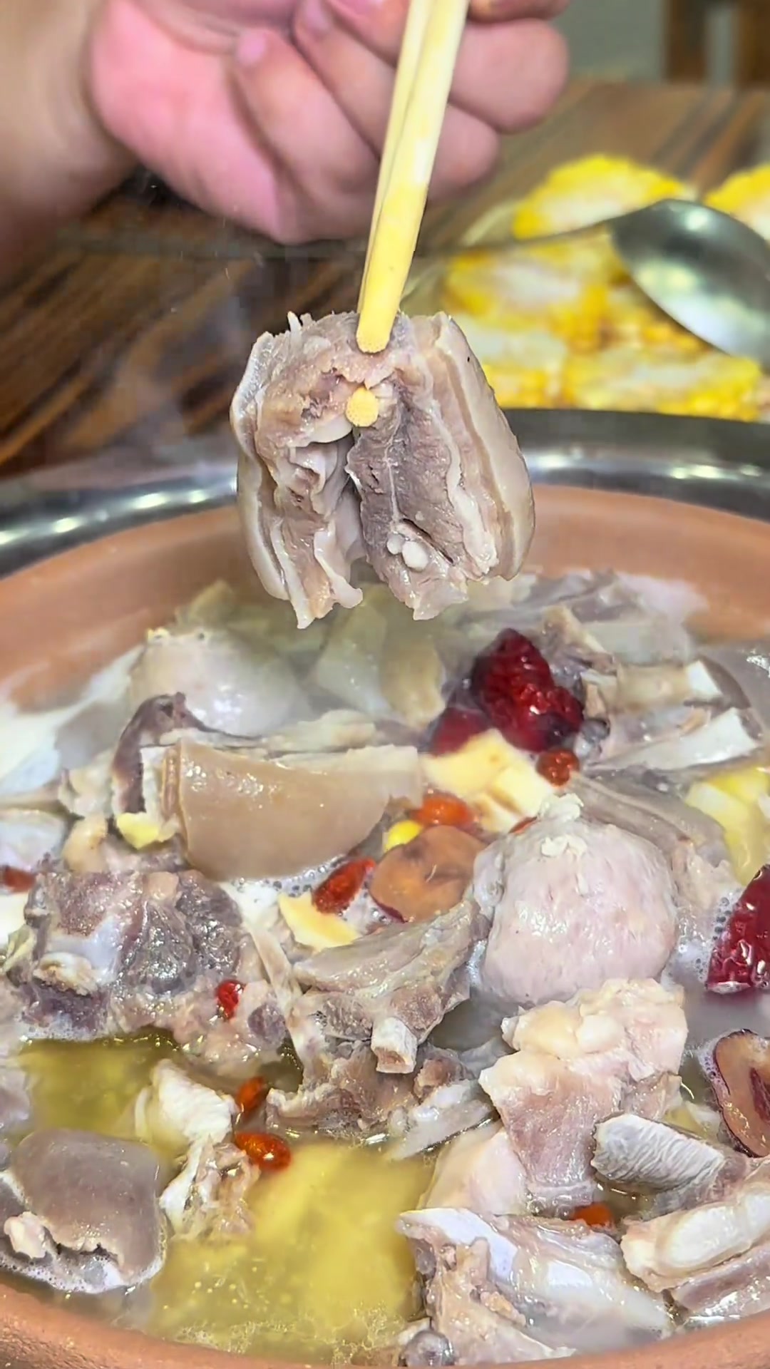 从普宁开到揭阳的富羊炭炉羊肉牛排煲