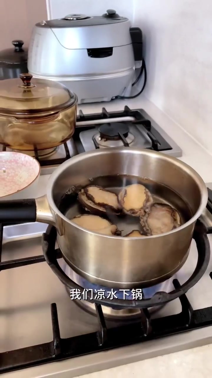 脑洞大开！鲜美鲍鱼配猪蹄，简单好吃快学