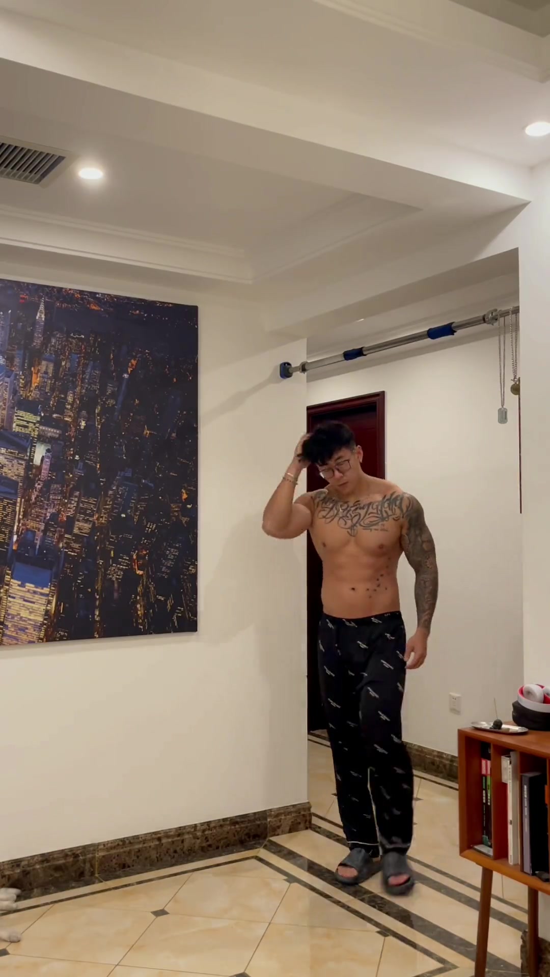 早秋肌肉男怎么穿