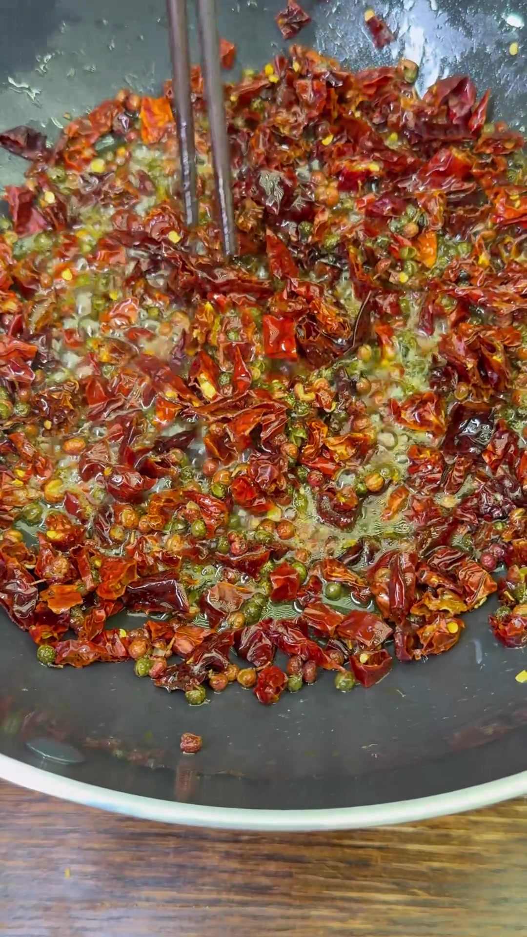 生腌卷心菜,口感脆爽鲜香,美味不可错过