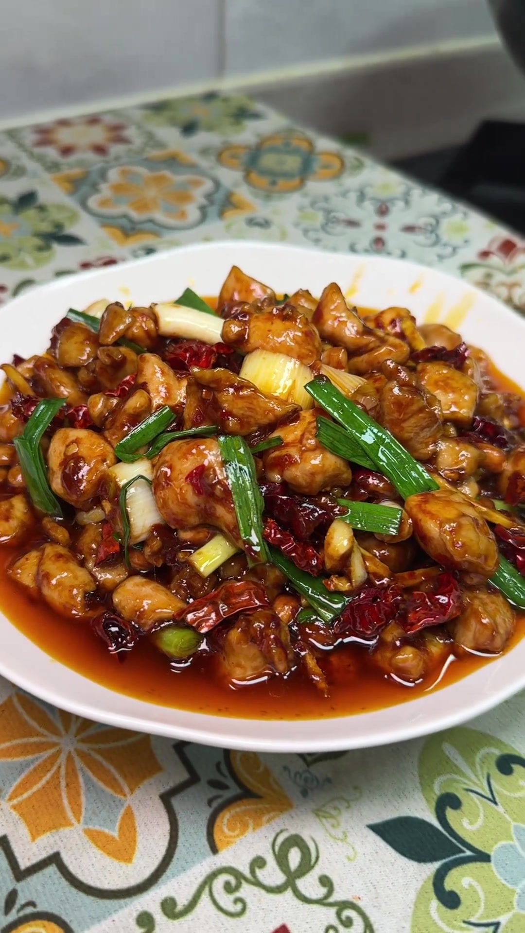 家庭版宫保鸡丁家常做法，简单又好吃