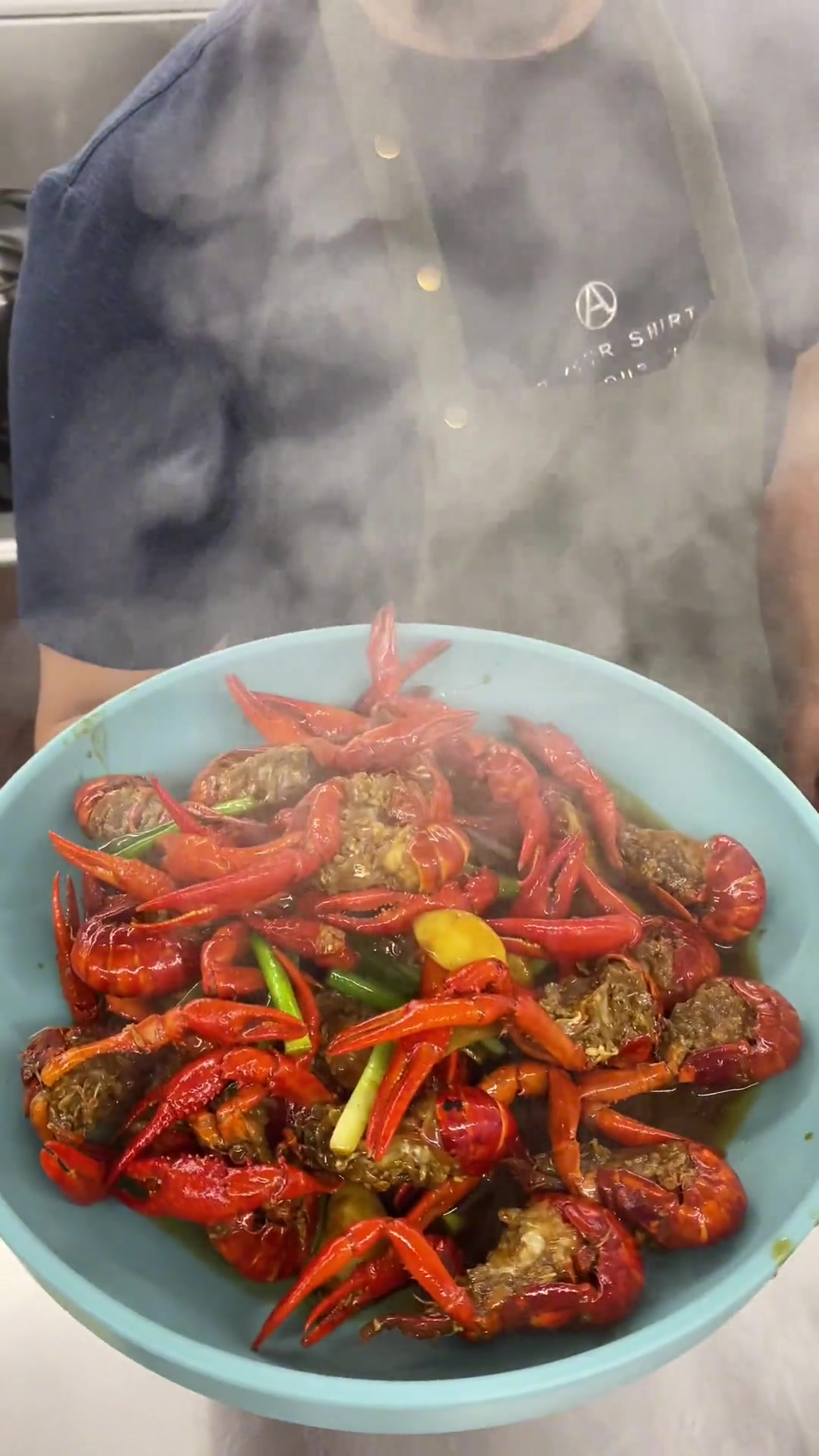 小时候的味道：原味酱烧小龙虾