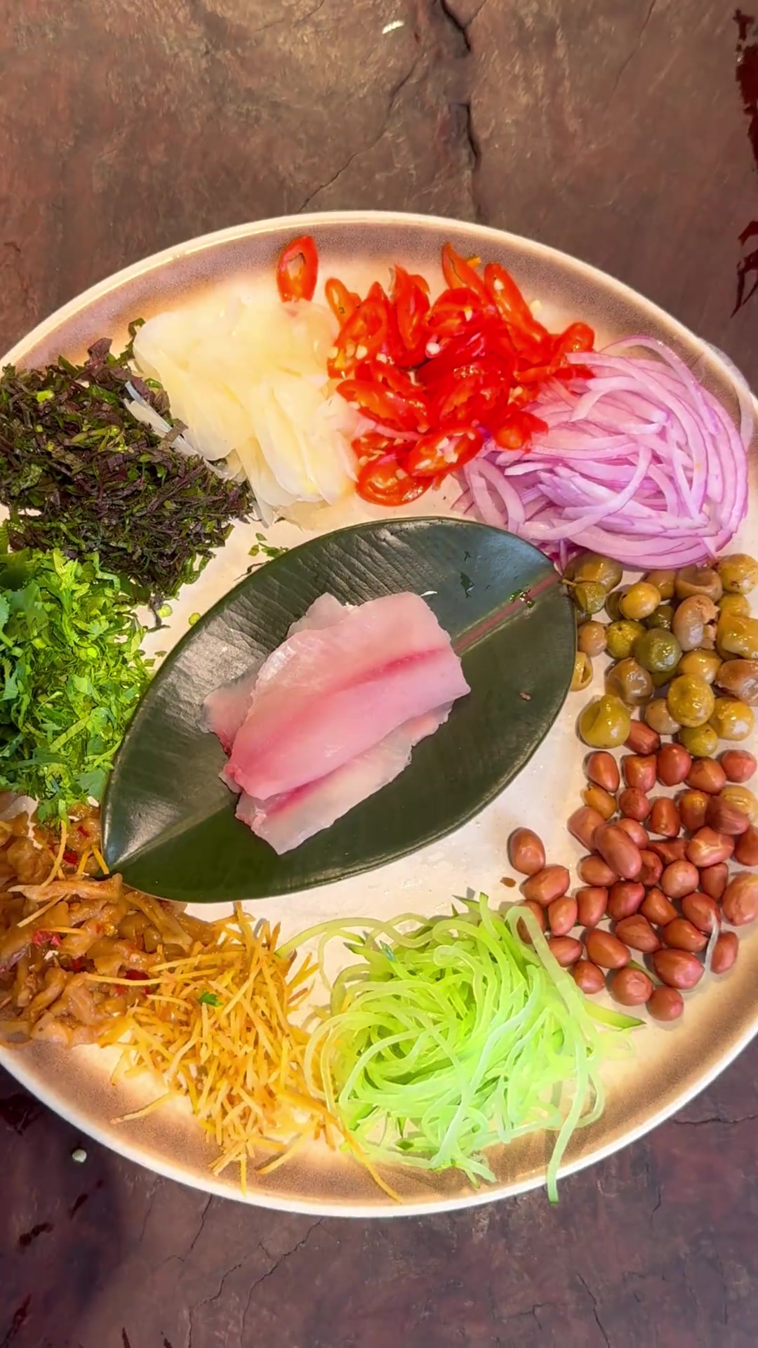 又有粉丝送鱼啦今天测评两条粉丝送来的蝴蝶鲤鱼生