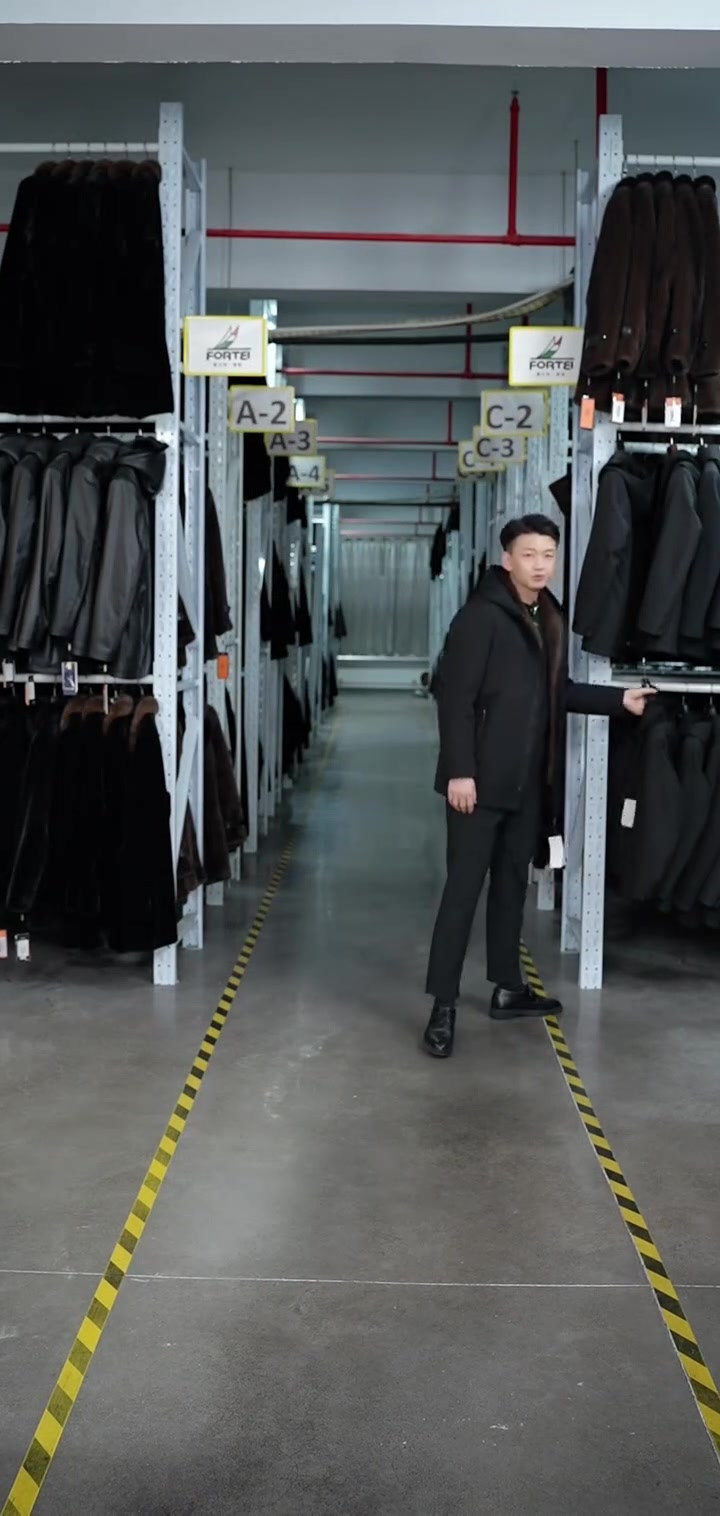 限时特价！品牌派克服特价处理，东北新疆等地必备