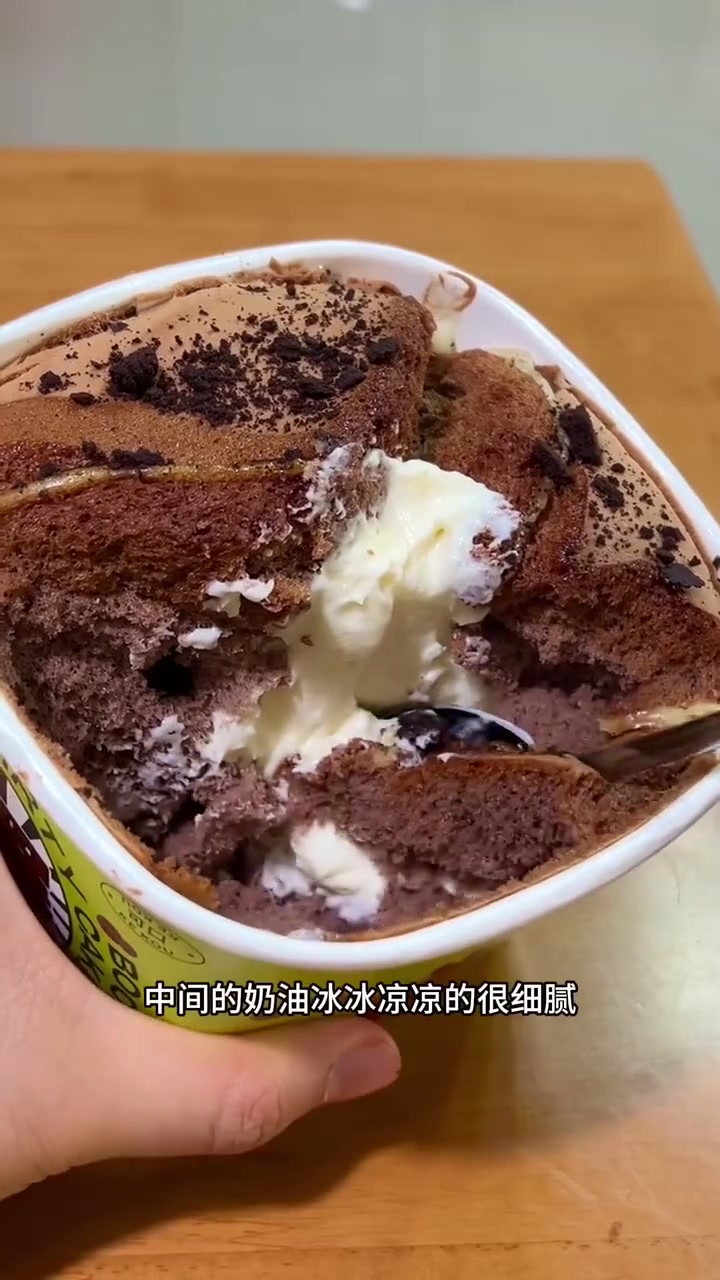 高食欲作祟,假期末尾放纵暴食面包蛋糕