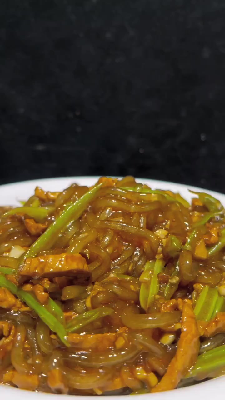 东北菜里的好吃下饭菜芹菜炒，灵魂是什么，怎么做更好吃