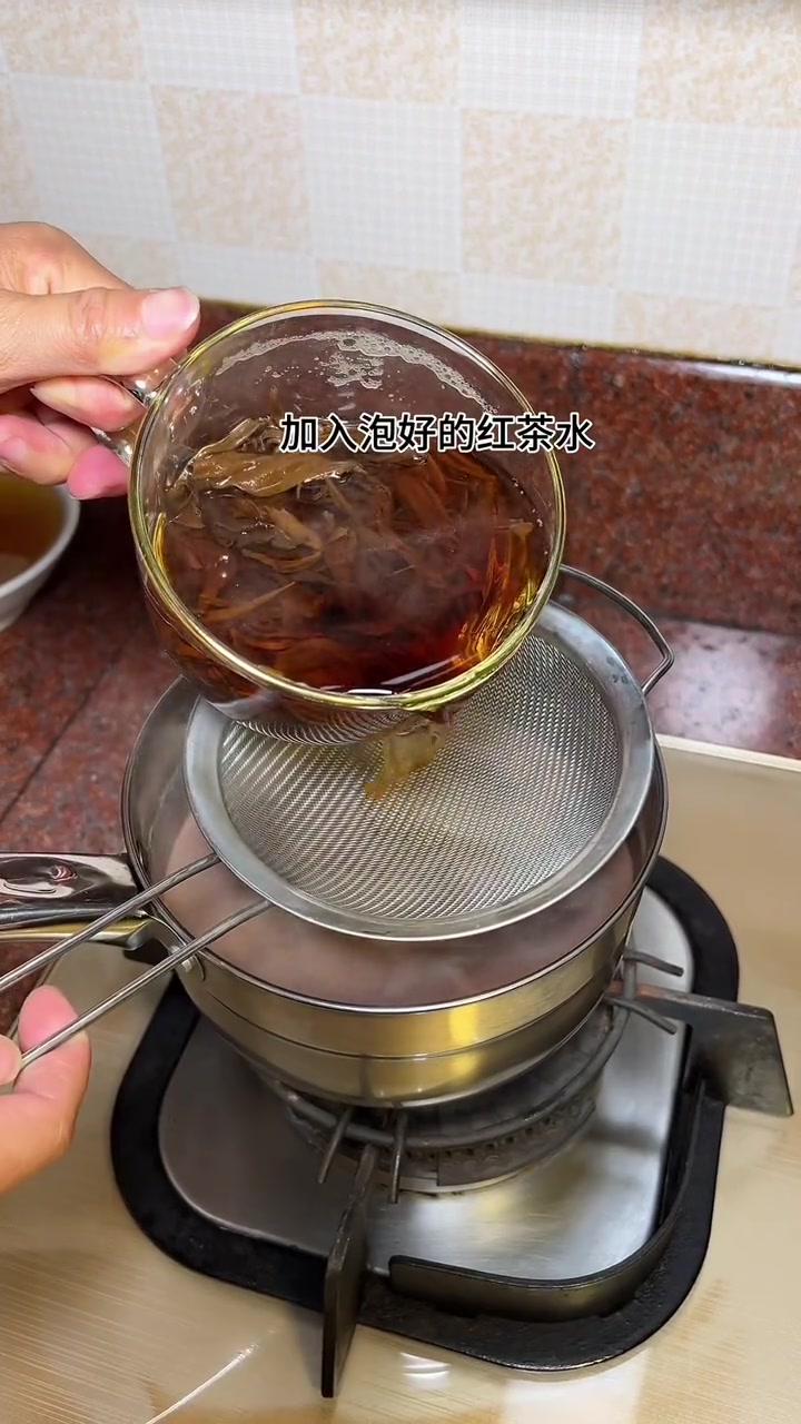 巧克力味的奶茶真的是好喝到飞起，丝滑浓郁，做法也特别简单