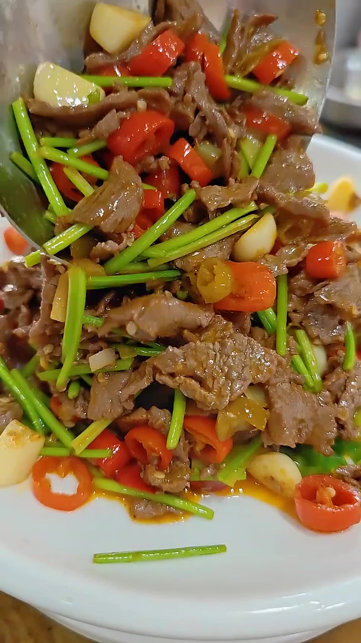 小炒黄牛肉 湘味过瘾 好下饭啊,美食美味停不下来
